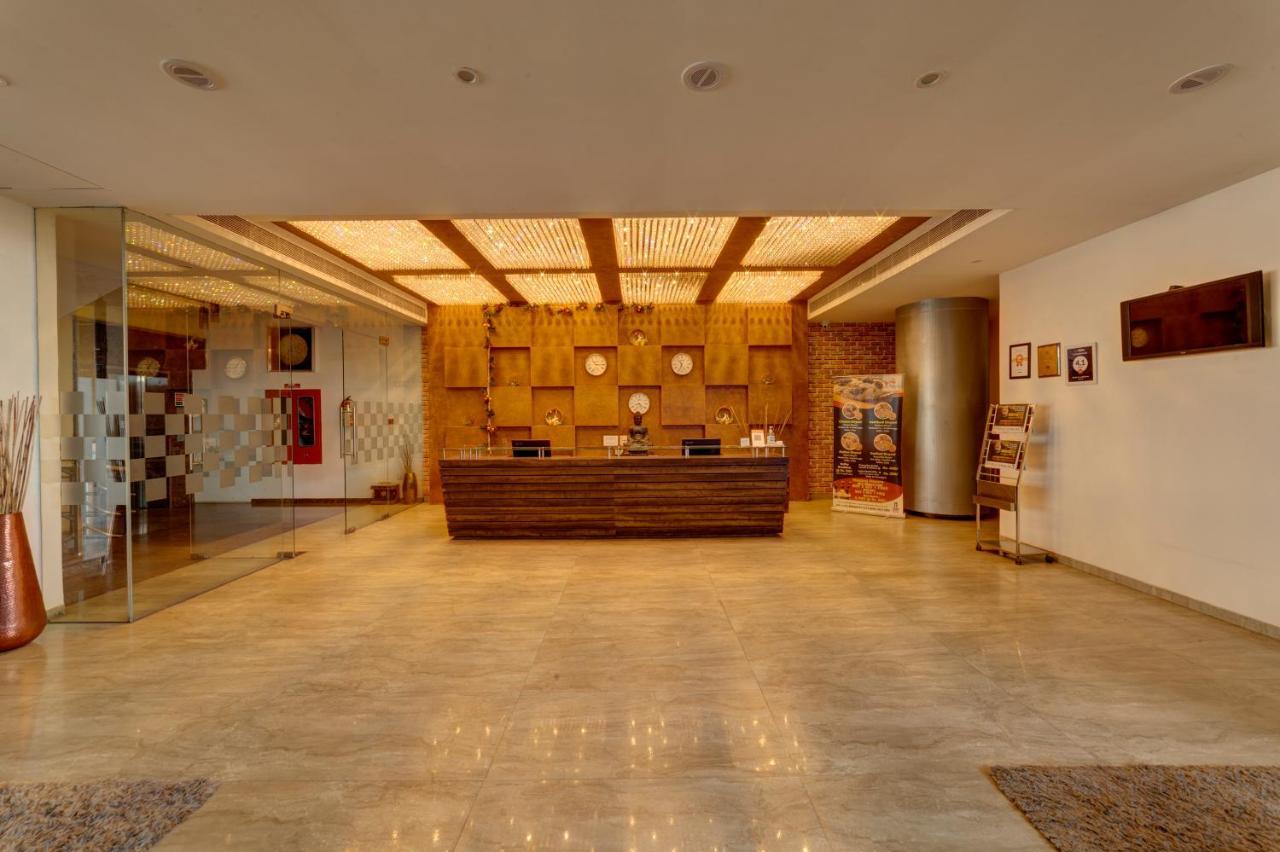Icon Business Hotel By Bhagini Bangalore Bagian luar foto